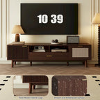 Meuble TV en bois massif brun foncé pour téléviseurs 75 pouces Console TV avec porte à fermeture douce et meuble à porte abattante